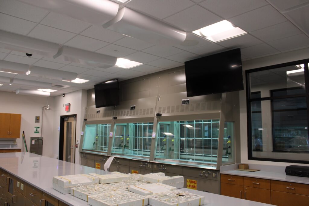 Higher_Education_Science_and_Innovation_Center_IMG_0309-min